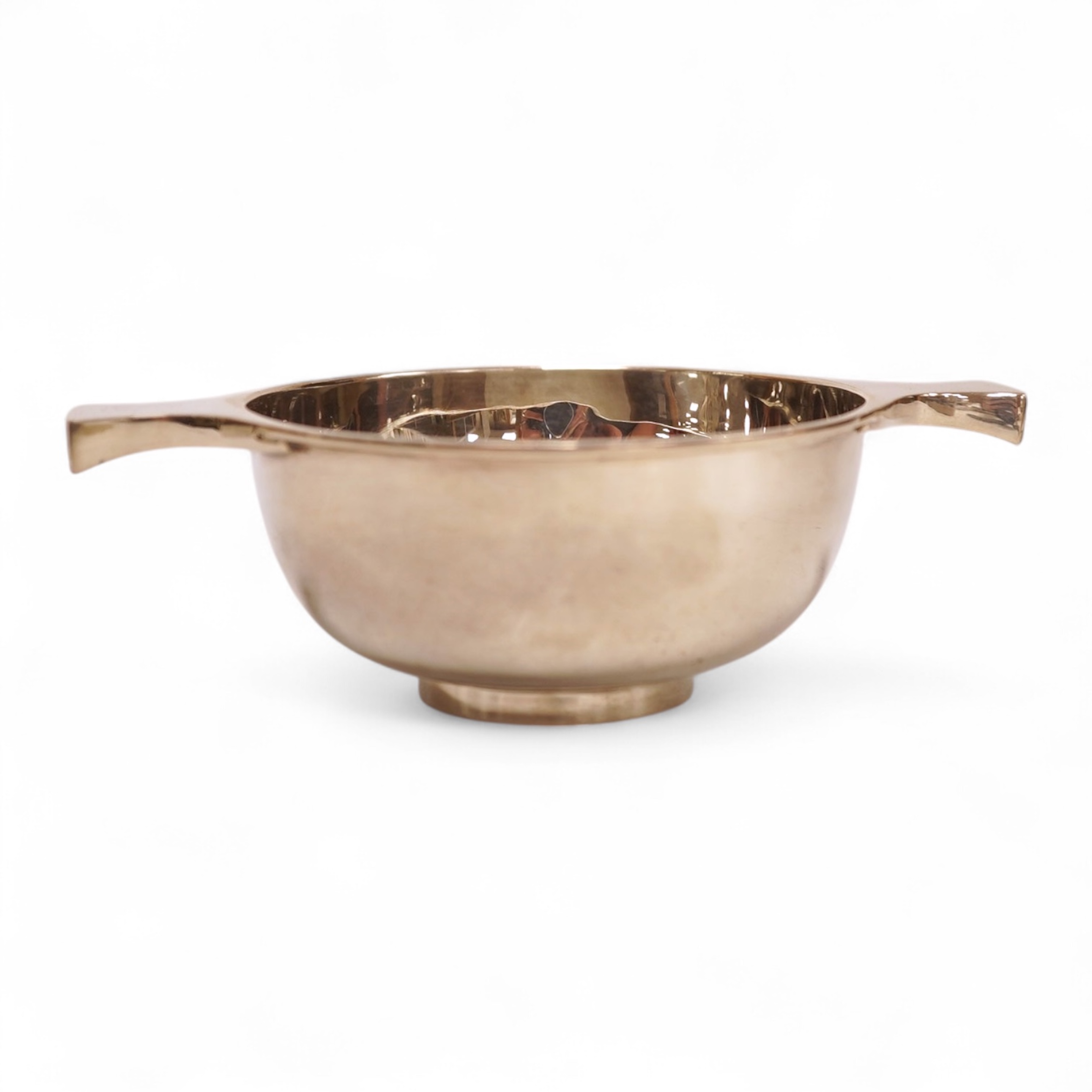 A George V Scottish silver quaich, by Brook & Son, Edinburgh, 1925, 15cm over handles, 4.2oz.